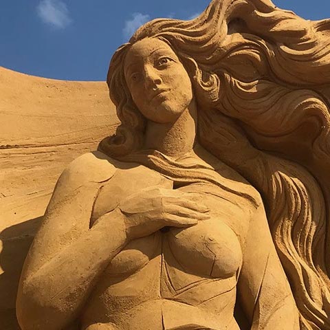 sand sculpture Birth of Venus Botticelli